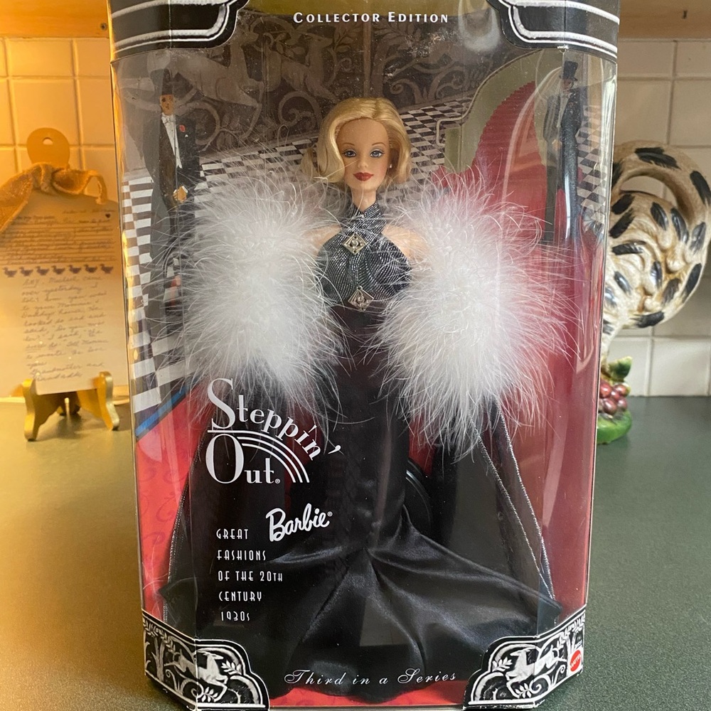 Barbie Steppin’ Out Collector Edition, 1998, #21531, New in Box.